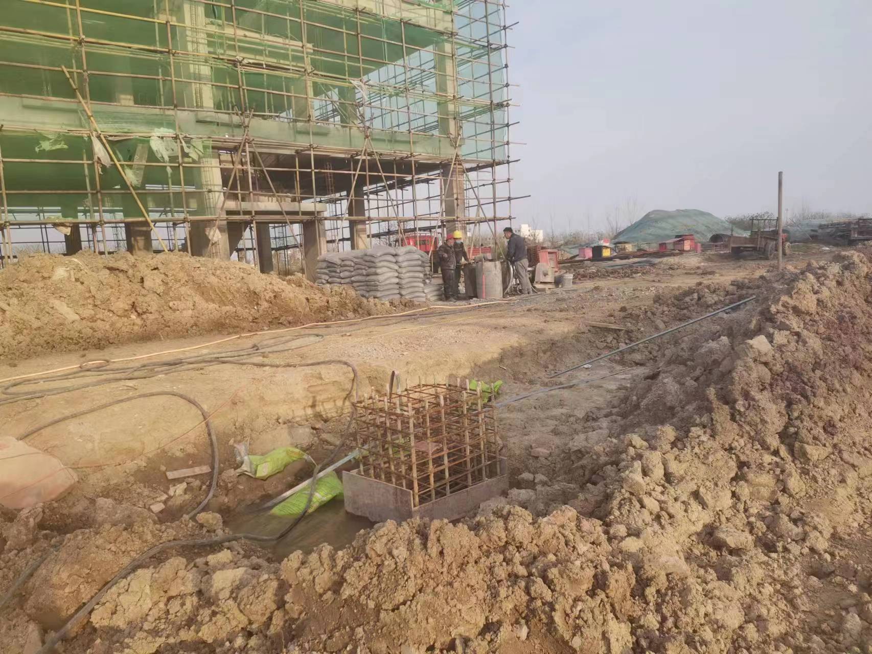 饶河当桥梁出现裂缝的时候应该及时加固修补